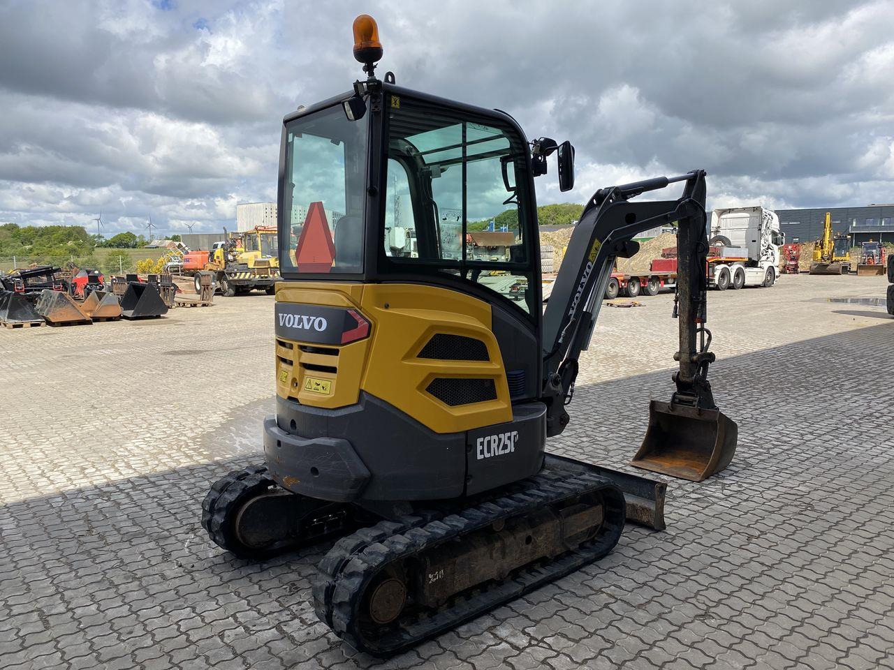 Volvo ECR25 - Miniexcavadora: foto 4 Volvo ECR25 - Miniexcavadora: foto 4
