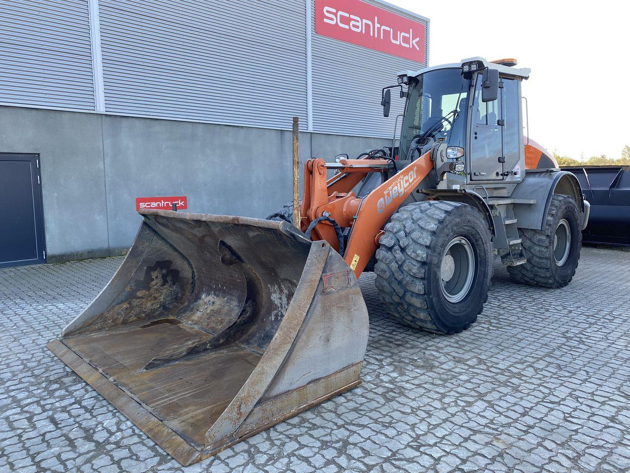Cargadora de ruedas Weycor AR250E: foto 1