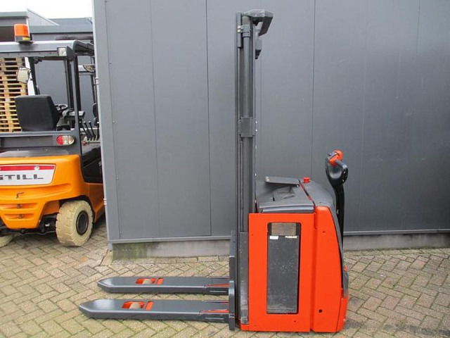 Linde L14 - Apilador: foto 2 Linde L14 - Apilador: foto 2