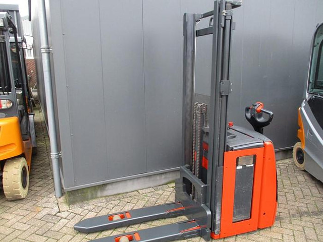 Linde L14 - Apilador: foto 1 Linde L14 - Apilador: foto 1