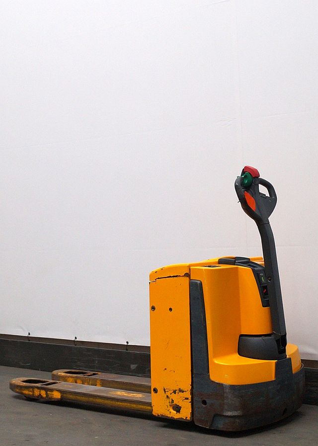 Jungheinrich EJE120 - Transpaleta: foto 2 Jungheinrich EJE120 - Transpaleta: foto 2