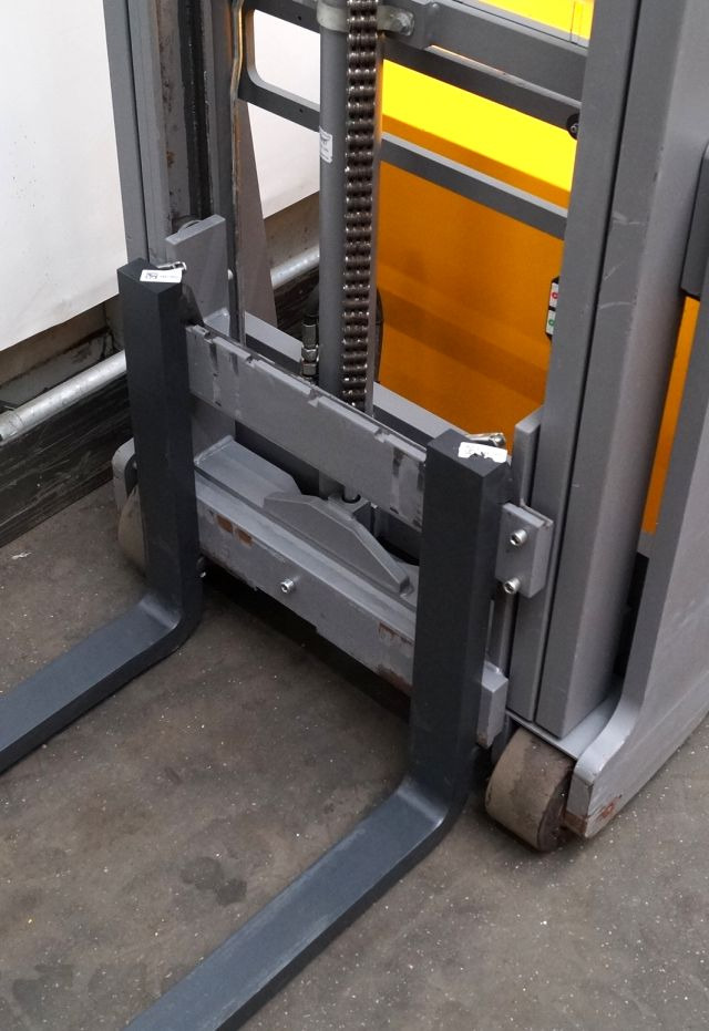 Jungheinrich EJG110 - Apilador: foto 3 Jungheinrich EJG110 - Apilador: foto 3