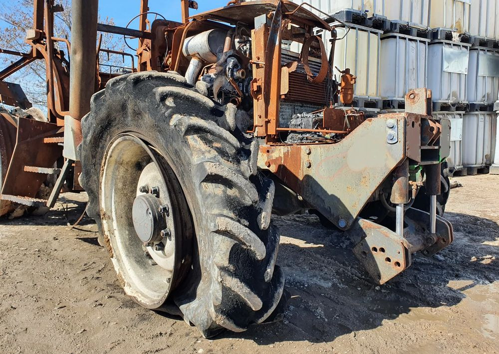 Claas Ares Renault 556 wał blok silnik głowica most zwolnica skrzynia - Caja de cambios para Maquinaria agrícola: foto 2 Claas Ares Renault 556 wał blok silnik głowica most zwolnica skrzynia - Caja de cambios para Maquinaria agrícola: foto 2