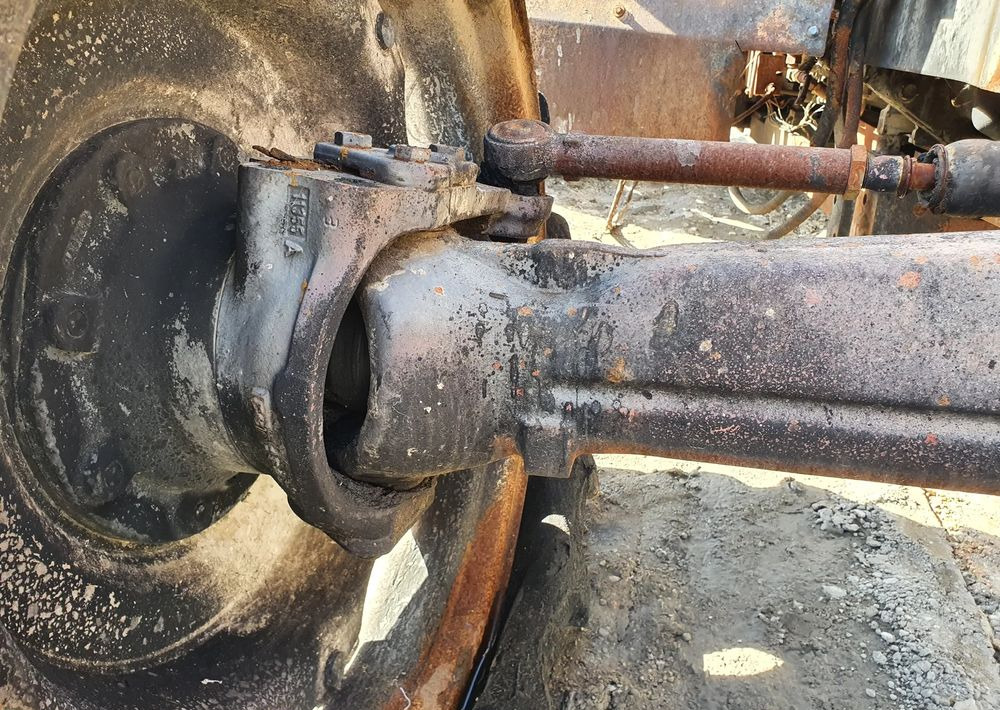 Claas Ares Renault 556 wał blok silnik głowica most zwolnica skrzynia - Caja de cambios para Maquinaria agrícola: foto 4 Claas Ares Renault 556 wał blok silnik głowica most zwolnica skrzynia - Caja de cambios para Maquinaria agrícola: foto 4