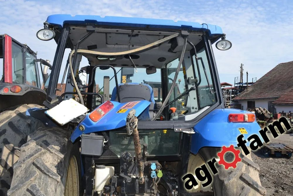 New Holland T5050 skrzynia silnik most obudowa piasta blok zawór - Caja de cambios para Maquinaria agrícola: foto 1 New Holland T5050 skrzynia silnik most obudowa piasta blok zawór - Caja de cambios para Maquinaria agrícola: foto 1