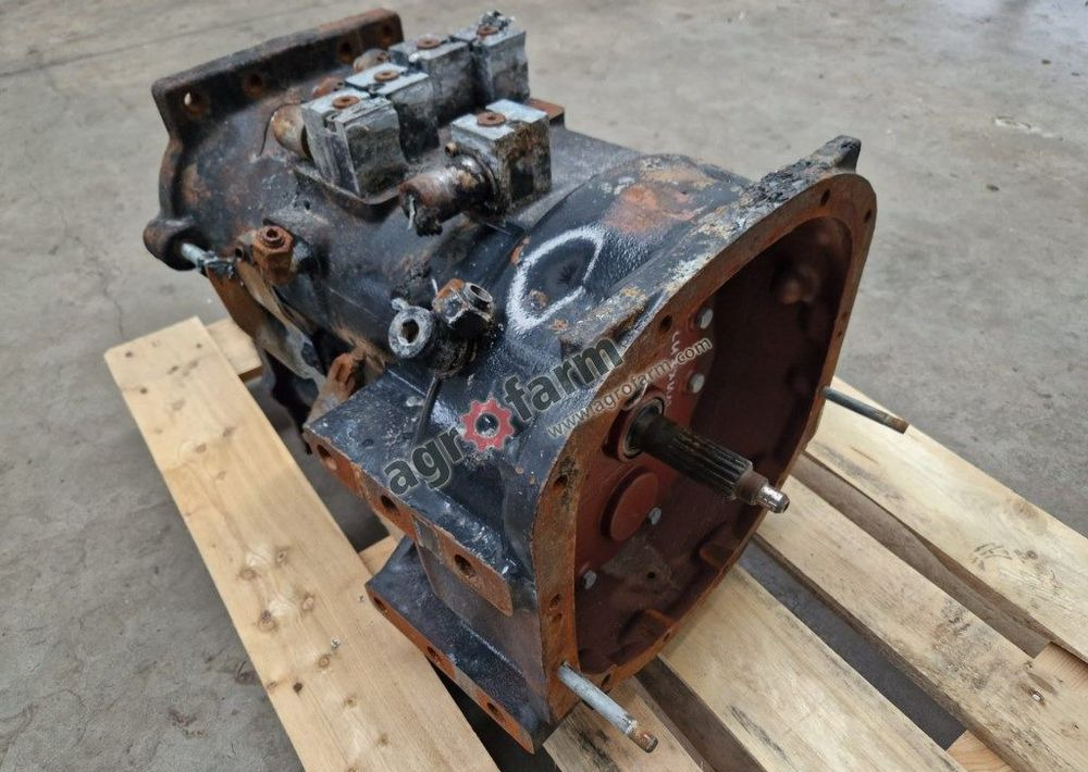 Skrzynia biegów Case Luxxum 120 ZF - Caja de cambios: foto 1 Skrzynia biegów Case Luxxum 120 ZF - Caja de cambios: foto 1