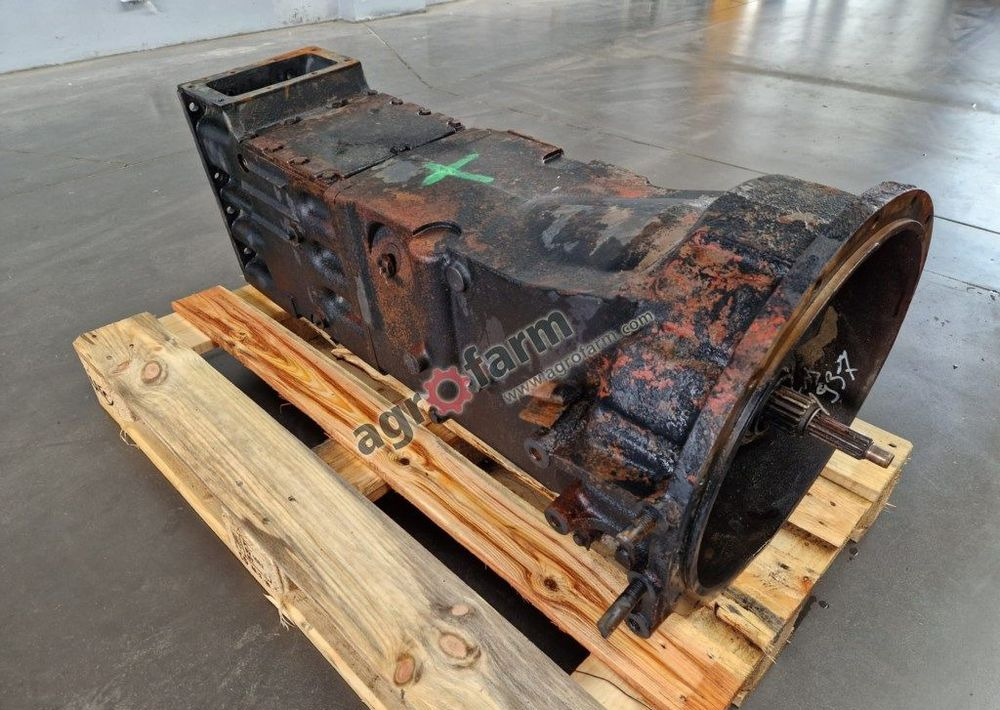 Skrzynia biegów Claas Celtis 446 - Caja de cambios: foto 2 Skrzynia biegów Claas Celtis 446 - Caja de cambios: foto 2