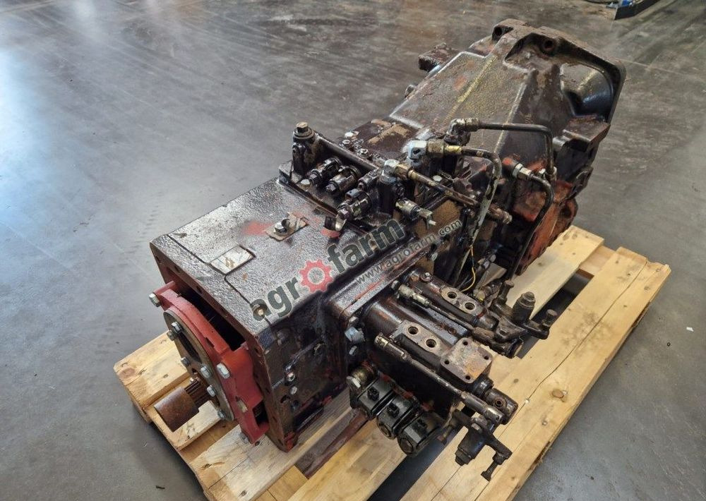 Skrzynia biegów New Holland M100 - Caja de cambios: foto 1 Skrzynia biegów New Holland M100 - Caja de cambios: foto 1