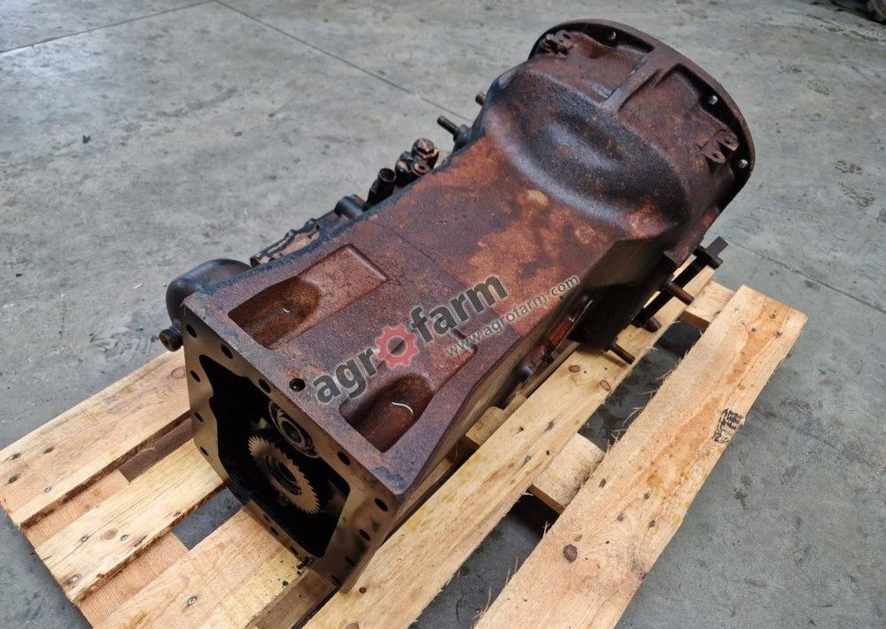 Skrzynia biegów New Holland T5040 - Caja de cambios: foto 3 Skrzynia biegów New Holland T5040 - Caja de cambios: foto 3