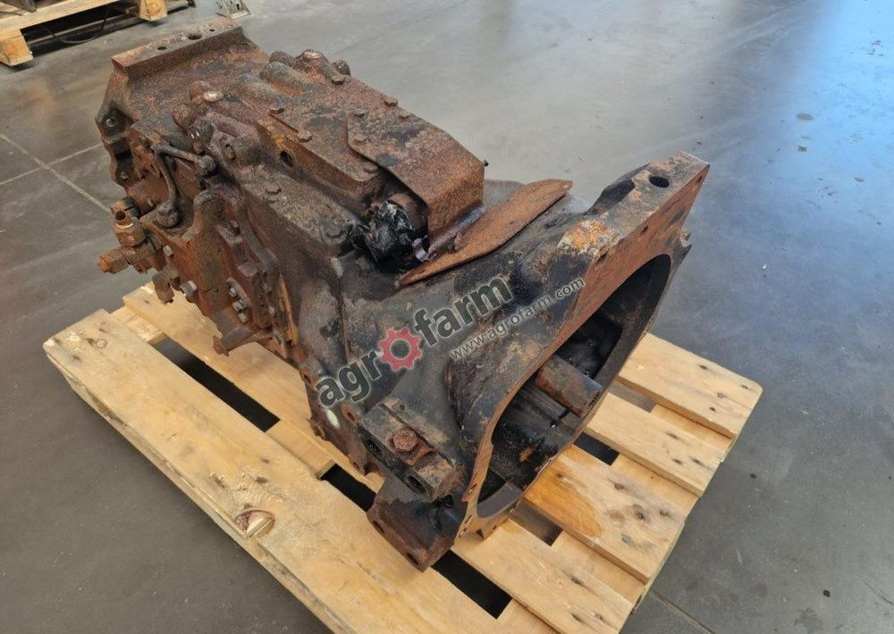 Skrzynia biegów New Holland T6.175 44980087 - Caja de cambios: foto 1 Skrzynia biegów New Holland T6.175 44980087 - Caja de cambios: foto 1