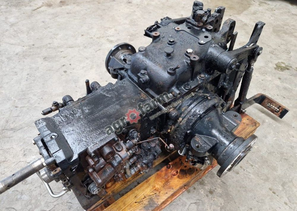 Tylny most New Holland T4.90N 87559163 - Caja de cambios: foto 1 Tylny most New Holland T4.90N 87559163 - Caja de cambios: foto 1