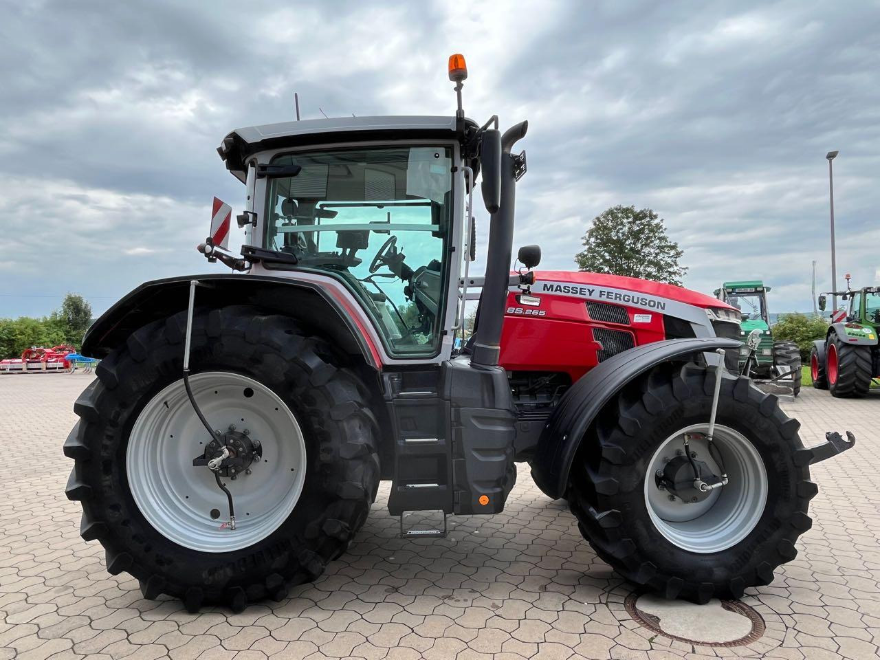 Massey Ferguson 8S.265 Dyna E-Power Exclusive - Tractor: foto 2 Massey Ferguson 8S.265 Dyna E-Power Exclusive - Tractor: foto 2