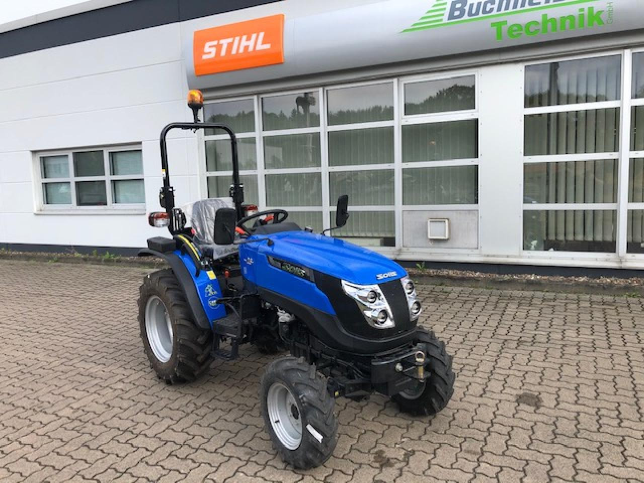 Solis 26 6+2 - Tractor: foto 2 Solis 26 6+2 - Tractor: foto 2