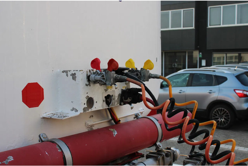 Atcomex + 3 AXEL + 32.000 ltr Fuel transport - Semirremolque cisterna: foto 3 Atcomex + 3 AXEL + 32.000 ltr Fuel transport - Semirremolque cisterna: foto 3