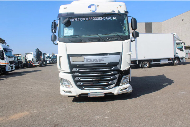 DAF XF 106.460 + EURO 6 - Cabeza tractora: foto 3 DAF XF 106.460 + EURO 6 - Cabeza tractora: foto 3