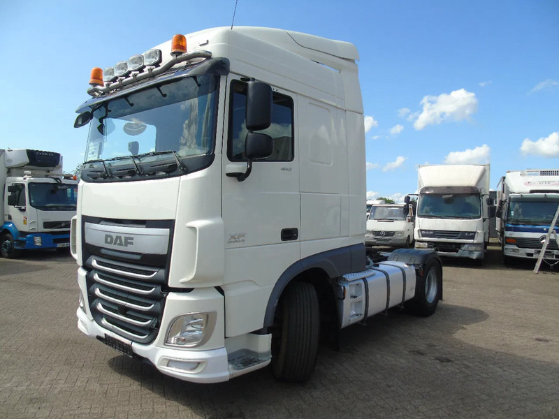 DAF XF 460 + 302KM + PTO + EURO 6 - Cabeza tractora: foto 2 DAF XF 460 + 302KM + PTO + EURO 6 - Cabeza tractora: foto 2