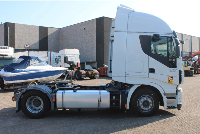 Iveco Stralis 420 + EURO 6 - Cabeza tractora: foto 4 Iveco Stralis 420 + EURO 6 - Cabeza tractora: foto 4