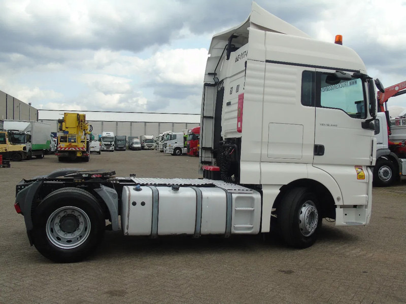 MAN TGX 18.440 + EURO 5 + 3X IN STOCK - Cabeza tractora: foto 4 MAN TGX 18.440 + EURO 5 + 3X IN STOCK - Cabeza tractora: foto 4