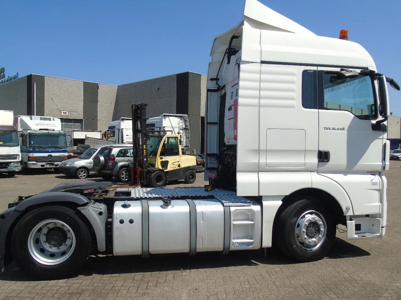 MAN TGX 18.440 + EURO 5 + SPOILER - Cabeza tractora: foto 4 MAN TGX 18.440 + EURO 5 + SPOILER - Cabeza tractora: foto 4