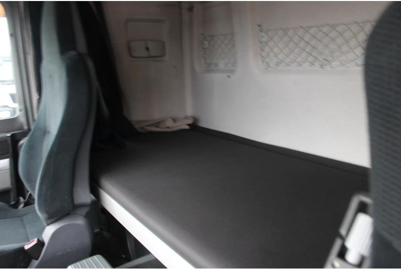 Cabeza tractora MAN TGX 18.440 + euro 6 + double tank + spoiler: foto 17