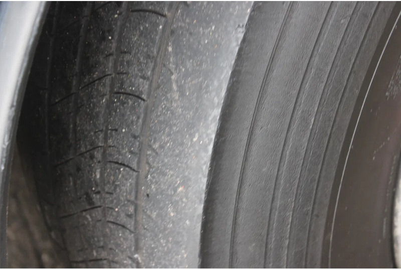 Cabeza tractora MAN TGX 18.440 + euro 6 + double tank + spoiler: foto 13