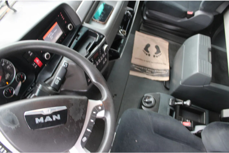 Cabeza tractora MAN TGX 18.440 + euro 6 + double tank + spoiler: foto 16