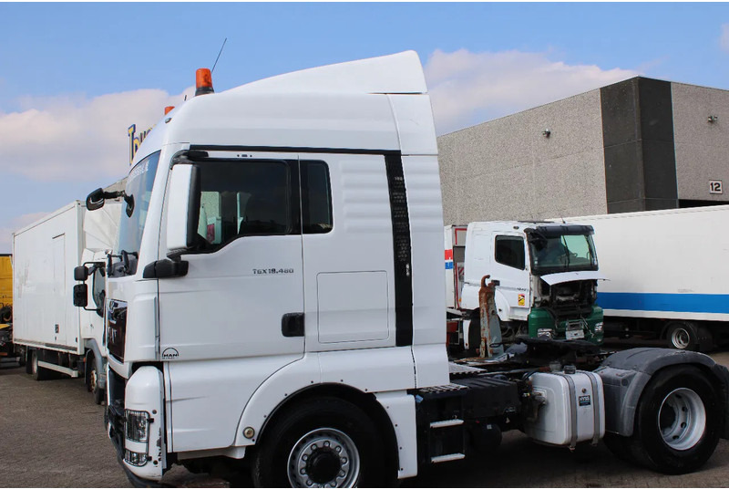 MAN TGX 18.480 + EURO 6 + 4x4 hydro + MANUAL + SPOILER - Cabeza tractora: foto 3 MAN TGX 18.480 + EURO 6 + 4x4 hydro + MANUAL + SPOILER - Cabeza tractora: foto 3