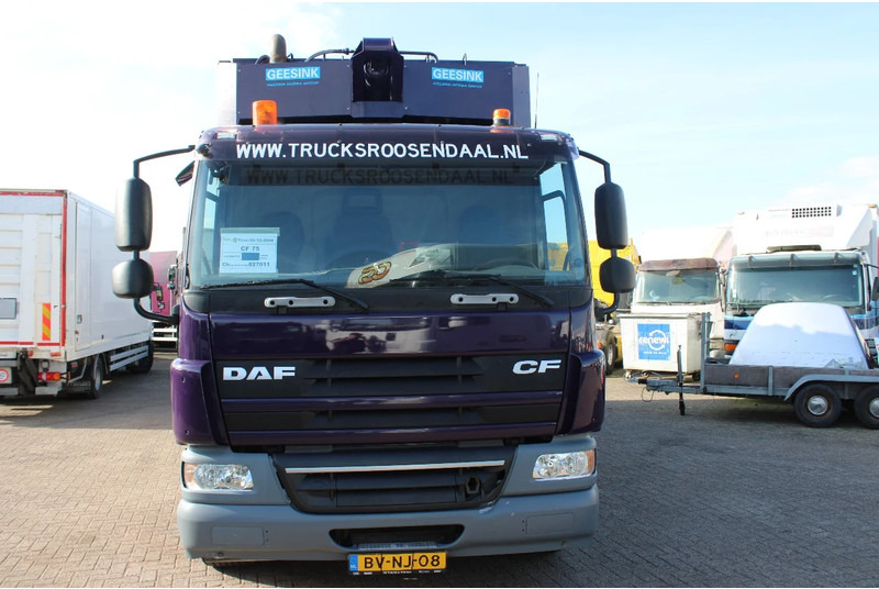 DAF CF 75 .250 + euro 5 + 6X2 - Camión de basura: foto 2 DAF CF 75 .250 + euro 5 + 6X2 - Camión de basura: foto 2