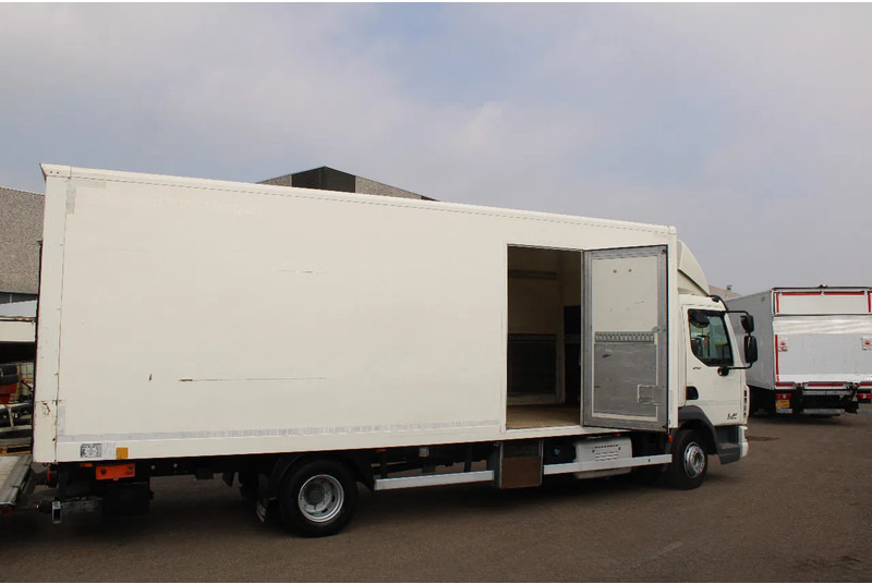 DAF LF 210 + EURO 6 + LIFT - Camión caja cerrada: foto 4 DAF LF 210 + EURO 6 + LIFT - Camión caja cerrada: foto 4
