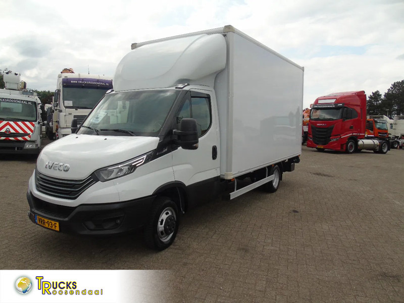 Furgoneta caja cerrada Iveco Daily 40 C18 + LIFT: foto 1
