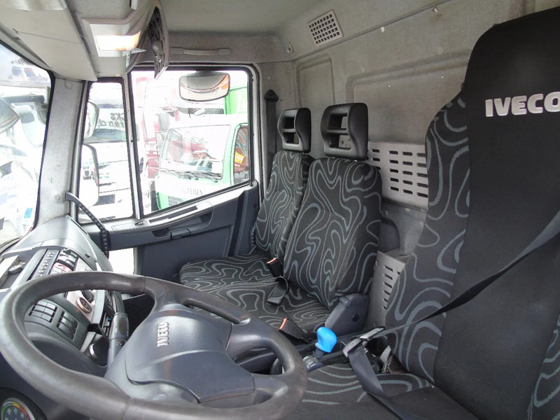 Iveco Eurocargo 190EL28 + LIFT + EURO 5 - Camión lona: foto 4 Iveco Eurocargo 190EL28 + LIFT + EURO 5 - Camión lona: foto 4
