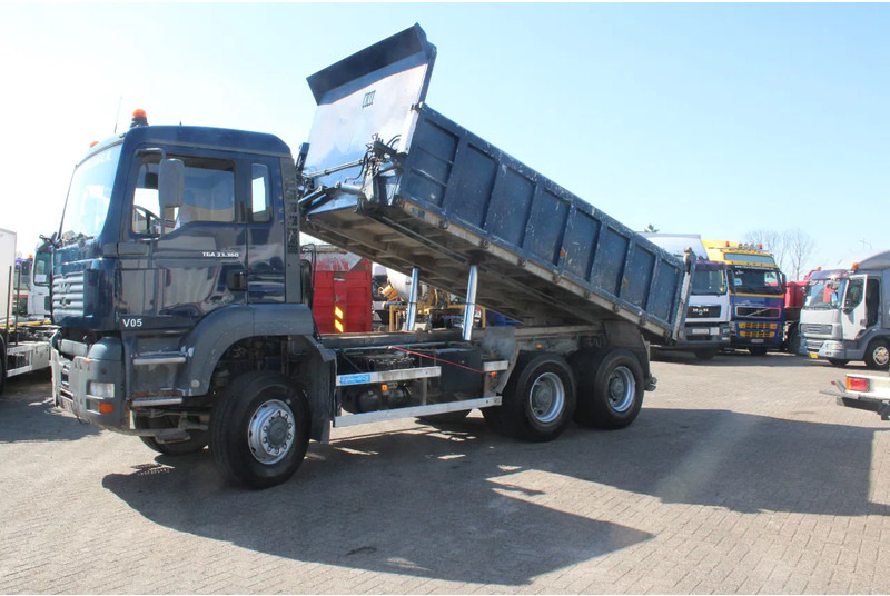 MAN TGA 33.360 + 6X6 + MANUAL - Camión volquete: foto 4 MAN TGA 33.360 + 6X6 + MANUAL - Camión volquete: foto 4