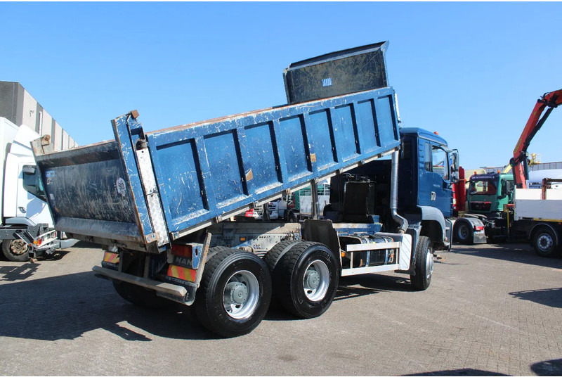 MAN TGA 33.360 + 6X6 + MANUAL - Camión volquete: foto 3 MAN TGA 33.360 + 6X6 + MANUAL - Camión volquete: foto 3