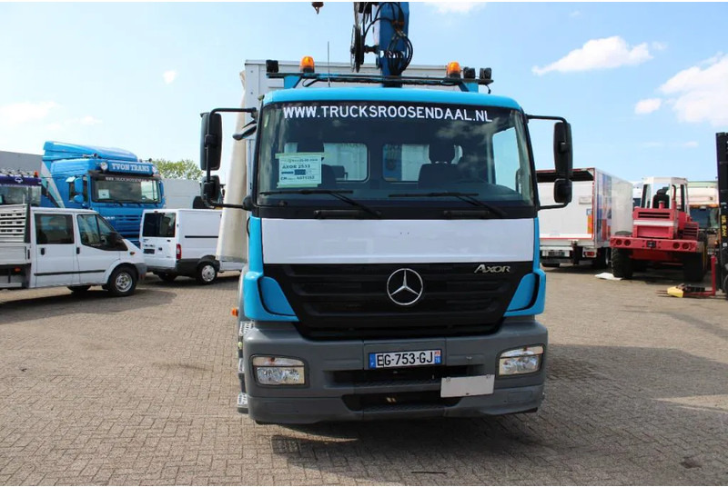 Mercedes-Benz Axor 2533 + 14t crane + 6x2 + REMOTE + MANUAL + LIFT - Camión grúa: foto 4 Mercedes-Benz Axor 2533 + 14t crane + 6x2 + REMOTE + MANUAL + LIFT - Camión grúa: foto 4