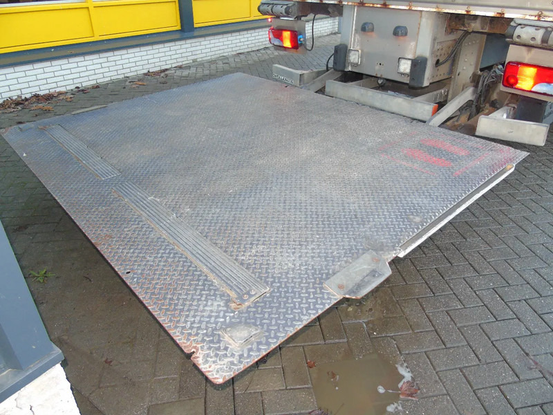 Scania P 310 + EURO 5 + LIFT + 19T - Camión caja cerrada: foto 4 Scania P 310 + EURO 5 + LIFT + 19T - Camión caja cerrada: foto 4