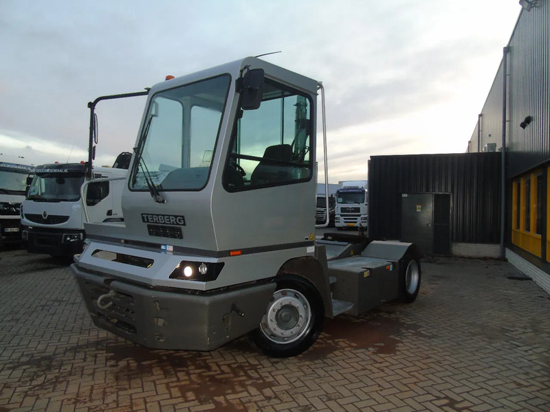 Terberg YT 182 fully funtion + perfect - Tractor industrial: foto 4 Terberg YT 182 fully funtion + perfect - Tractor industrial: foto 4