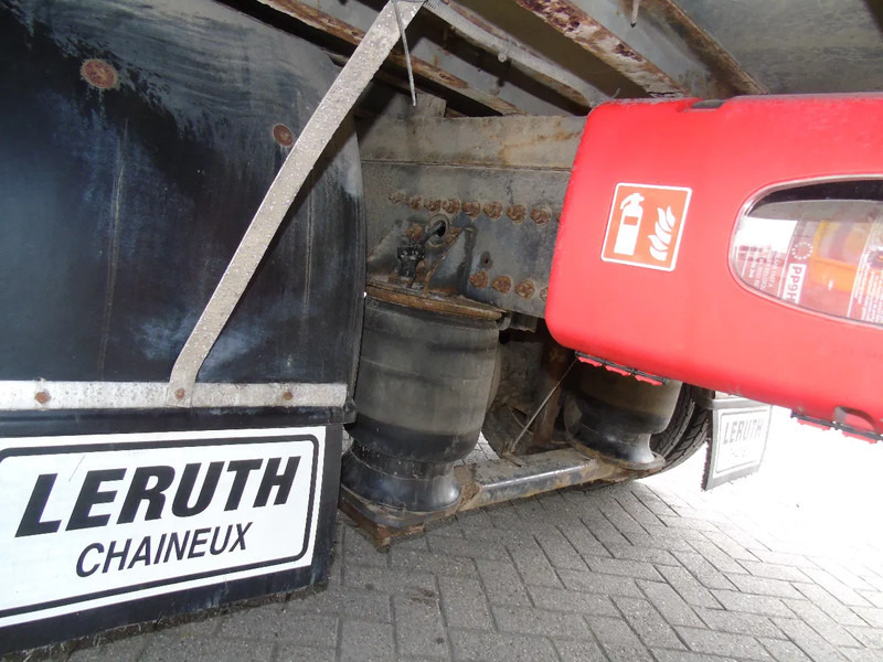 Camión caja cerrada Volvo FL 240 + 12t + euro 5 + lift: foto 17