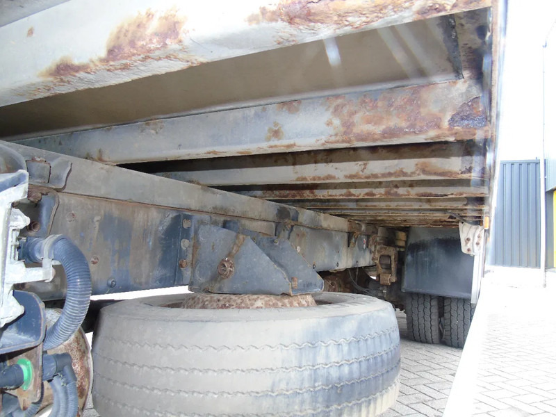 Camión caja cerrada Volvo FL 240 + 12t + euro 5 + lift: foto 15