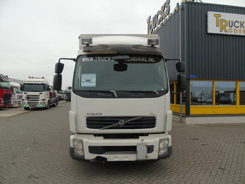 Camión caja cerrada Volvo FL 240 + 12t + euro 5 + lift: foto 7