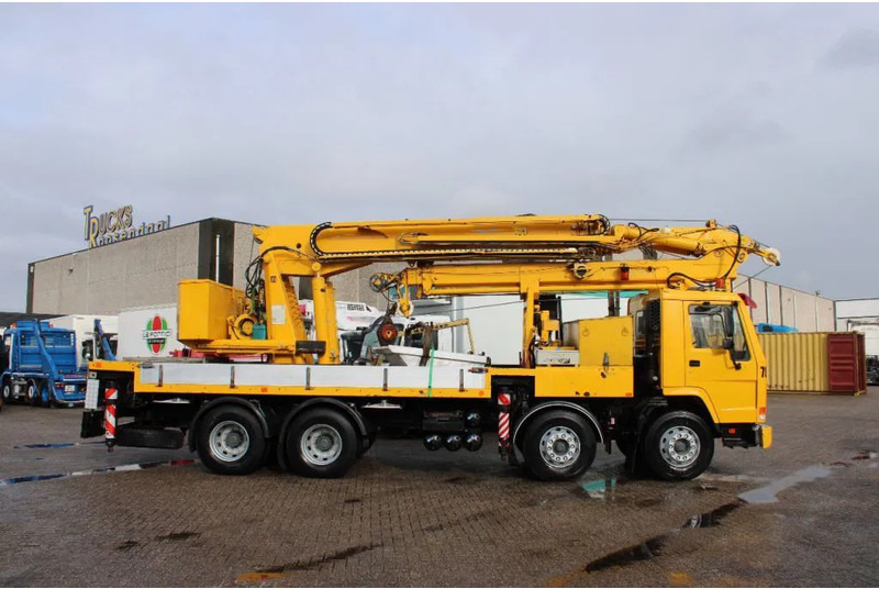 Volvo FL10 8X4 + GROMACH 34 mtr. + EURO 2 - Camión grúa: foto 5 Volvo FL10 8X4 + GROMACH 34 mtr. + EURO 2 - Camión grúa: foto 5