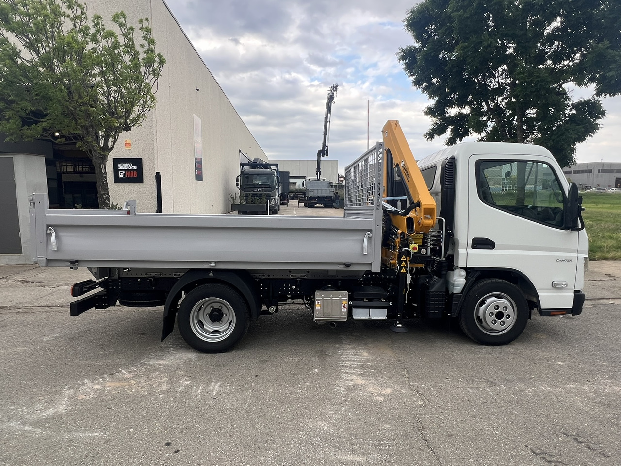 Camión grúa nuevo FUSO 35 3S: foto 6 Camión grúa nuevo FUSO 35 3S: foto 6