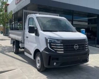 Nissan - Camión volquete: foto 1 Nissan - Camión volquete: foto 1