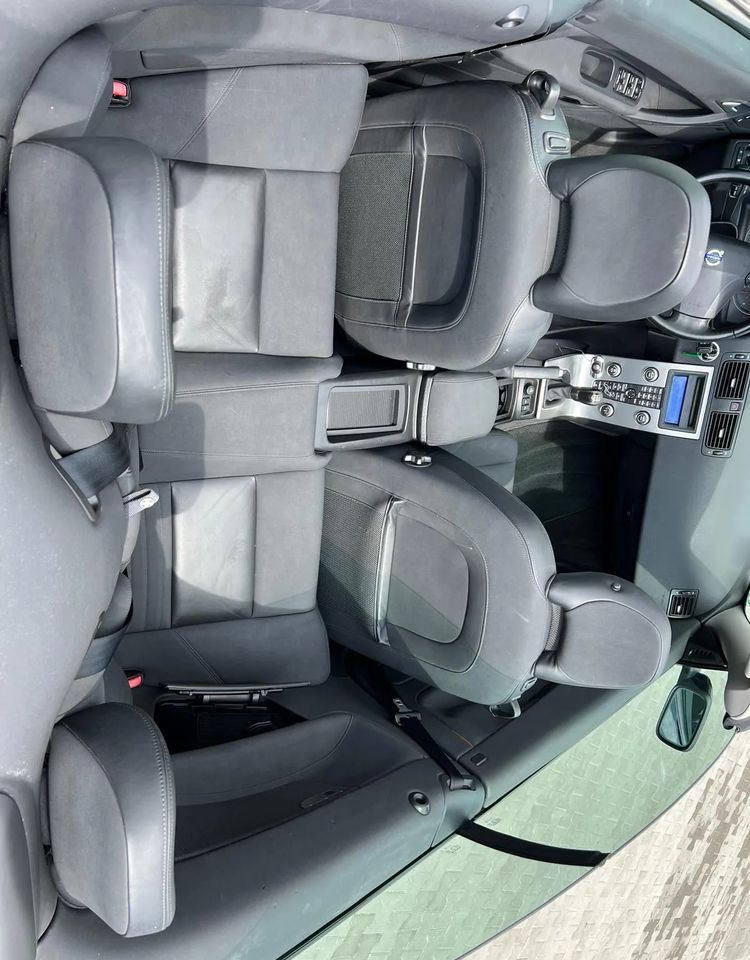 Volvo C70 2.4 Momentum - Coche: foto 4 Volvo C70 2.4 Momentum - Coche: foto 4