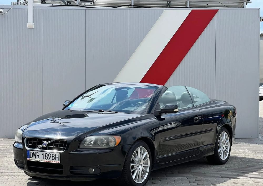Volvo C70 2.4 Momentum - Coche: foto 1 Volvo C70 2.4 Momentum - Coche: foto 1