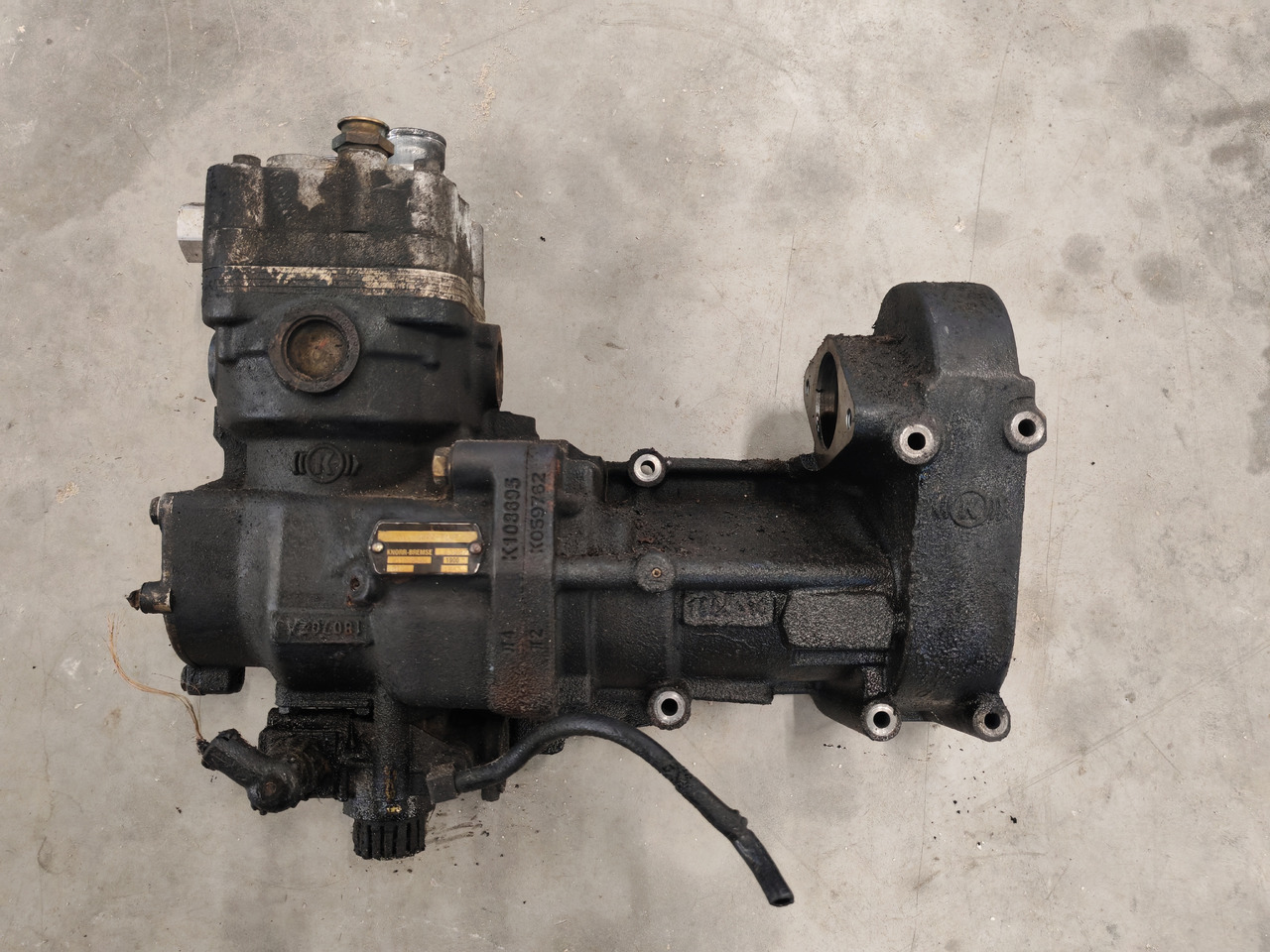 MAN TGS TGX EURO6 / D2676LF / KNORR AIR COMPRESSOR / 51540007174 - Compresor: foto 2 MAN TGS TGX EURO6 / D2676LF / KNORR AIR COMPRESSOR / 51540007174 - Compresor: foto 2
