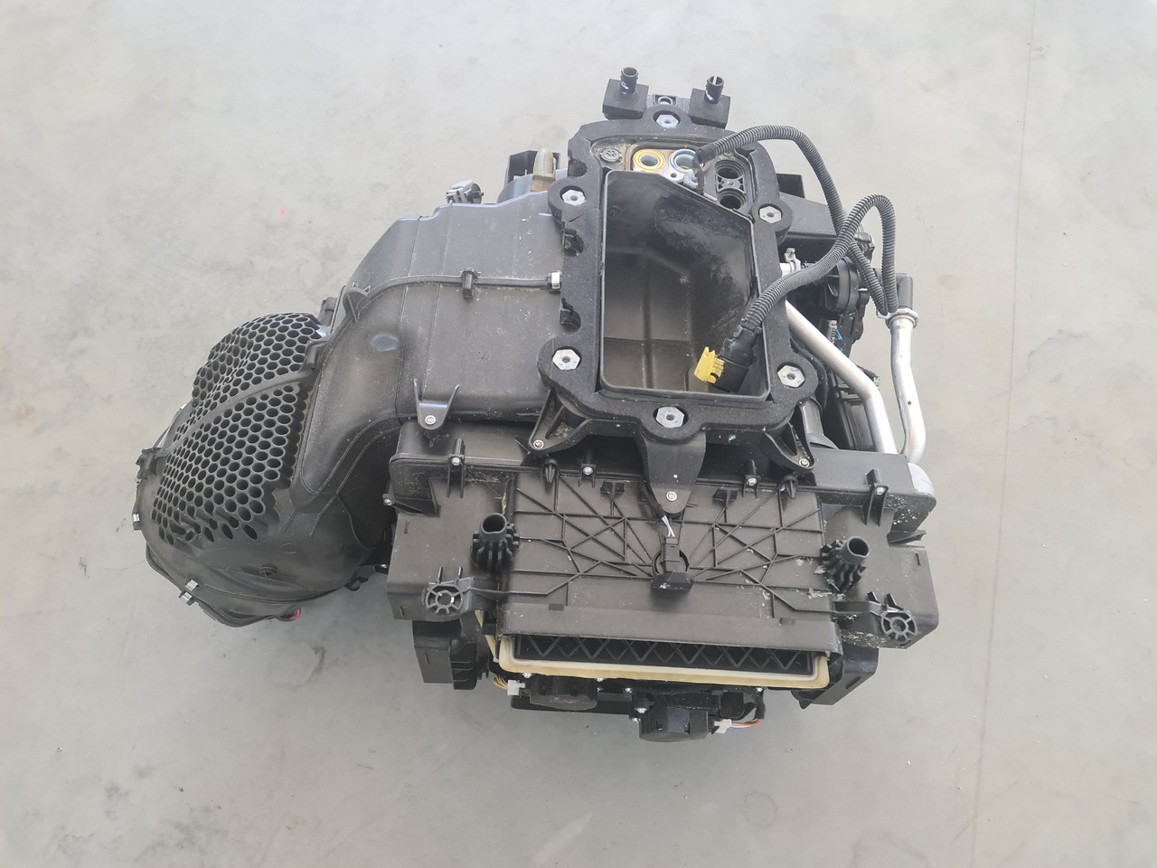 RENAULT RANGE T / COMPLETE CABINE HEATER / 7484593228 - Calefacción/ Ventilación: foto 3 RENAULT RANGE T / COMPLETE CABINE HEATER / 7484593228 - Calefacción/ Ventilación: foto 3