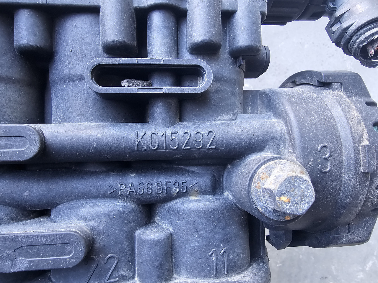 RENAULT RANGE T / ECAS SUNSPENSION VALVE / K019820 - Válvula de freno: foto 4 RENAULT RANGE T / ECAS SUNSPENSION VALVE / K019820 - Válvula de freno: foto 4