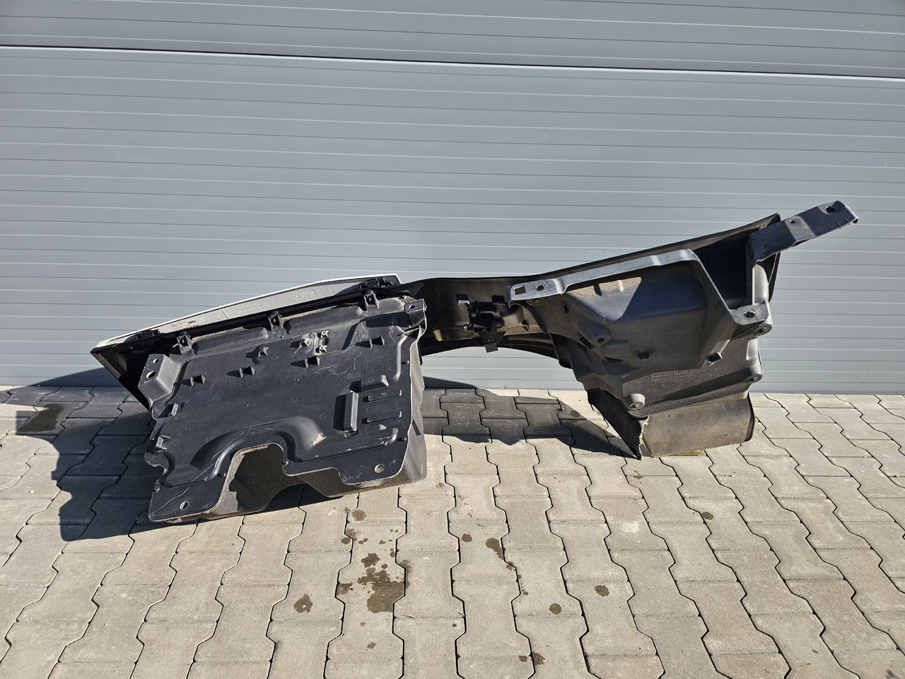 RENAULT RANGE T / HIGH CAB / LEFT FOOTSTEP / 82244459 - Peldaño: foto 4 RENAULT RANGE T / HIGH CAB / LEFT FOOTSTEP / 82244459 - Peldaño: foto 4