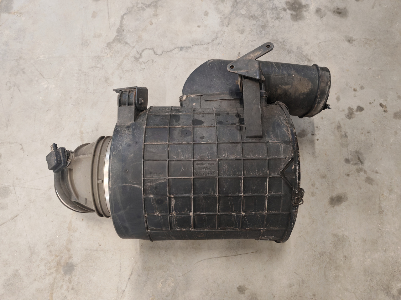 VOLVO FH5 FM5 EURO 6 / COMPLETE AIR FILTER / 22990421 - Filtro de aire: foto 3 VOLVO FH5 FM5 EURO 6 / COMPLETE AIR FILTER / 22990421 - Filtro de aire: foto 3