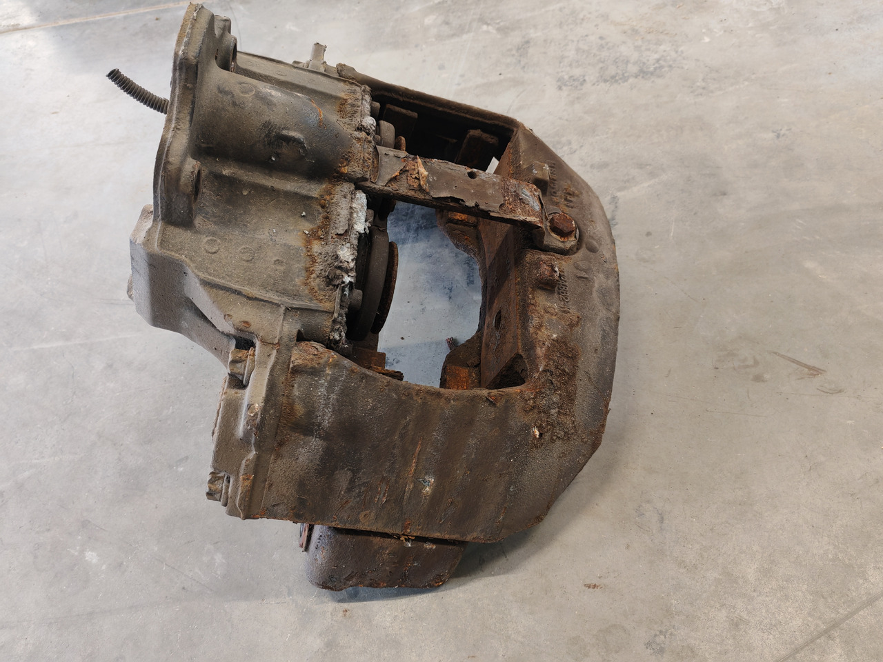 VOLVO RENAULT DXI / MERITOR ELSA 225 / BRAKE CALIPER / LEFT - Pinza de freno: foto 5 VOLVO RENAULT DXI / MERITOR ELSA 225 / BRAKE CALIPER / LEFT - Pinza de freno: foto 5